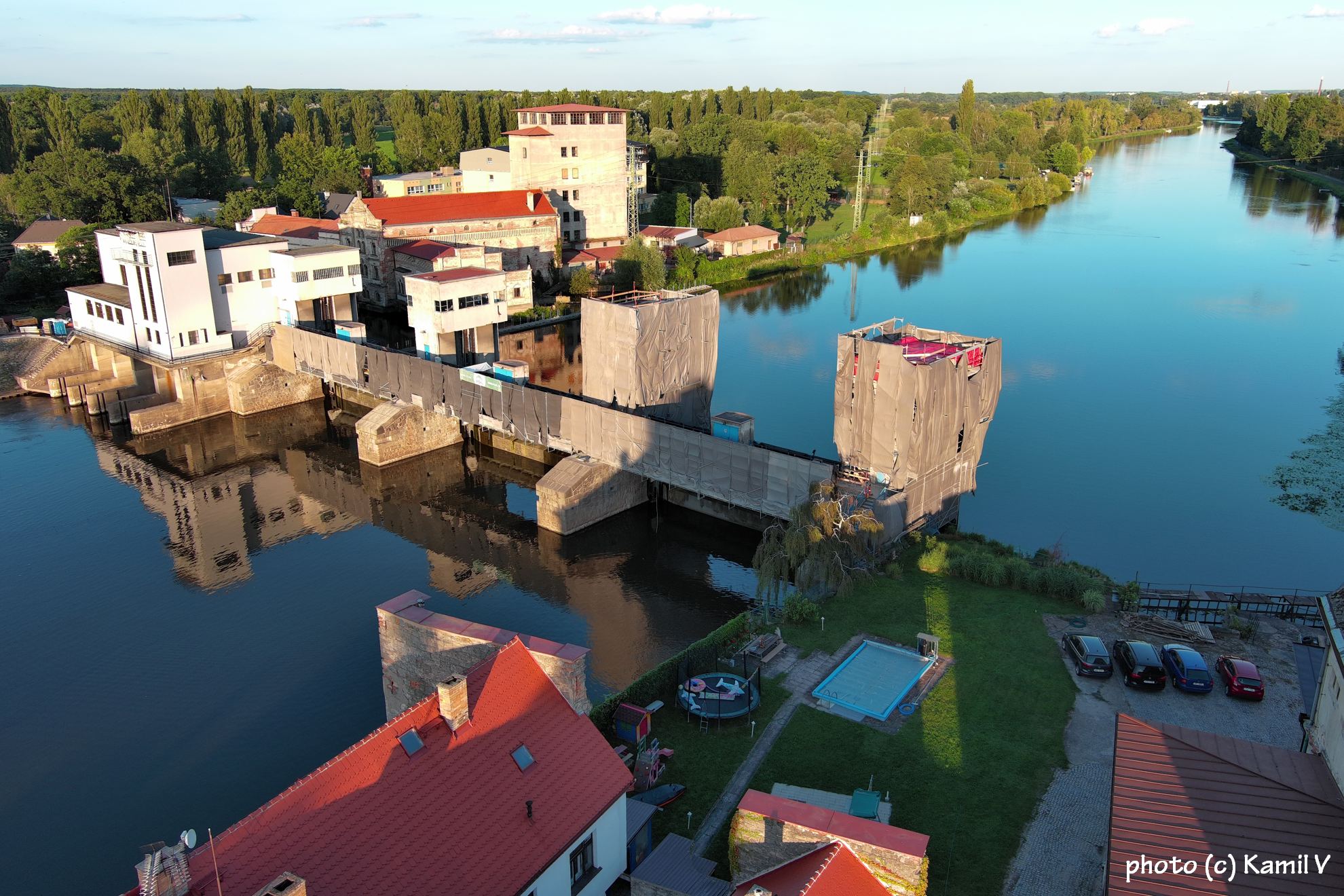 Elektrárna Brandýs fotografovaná z dronu